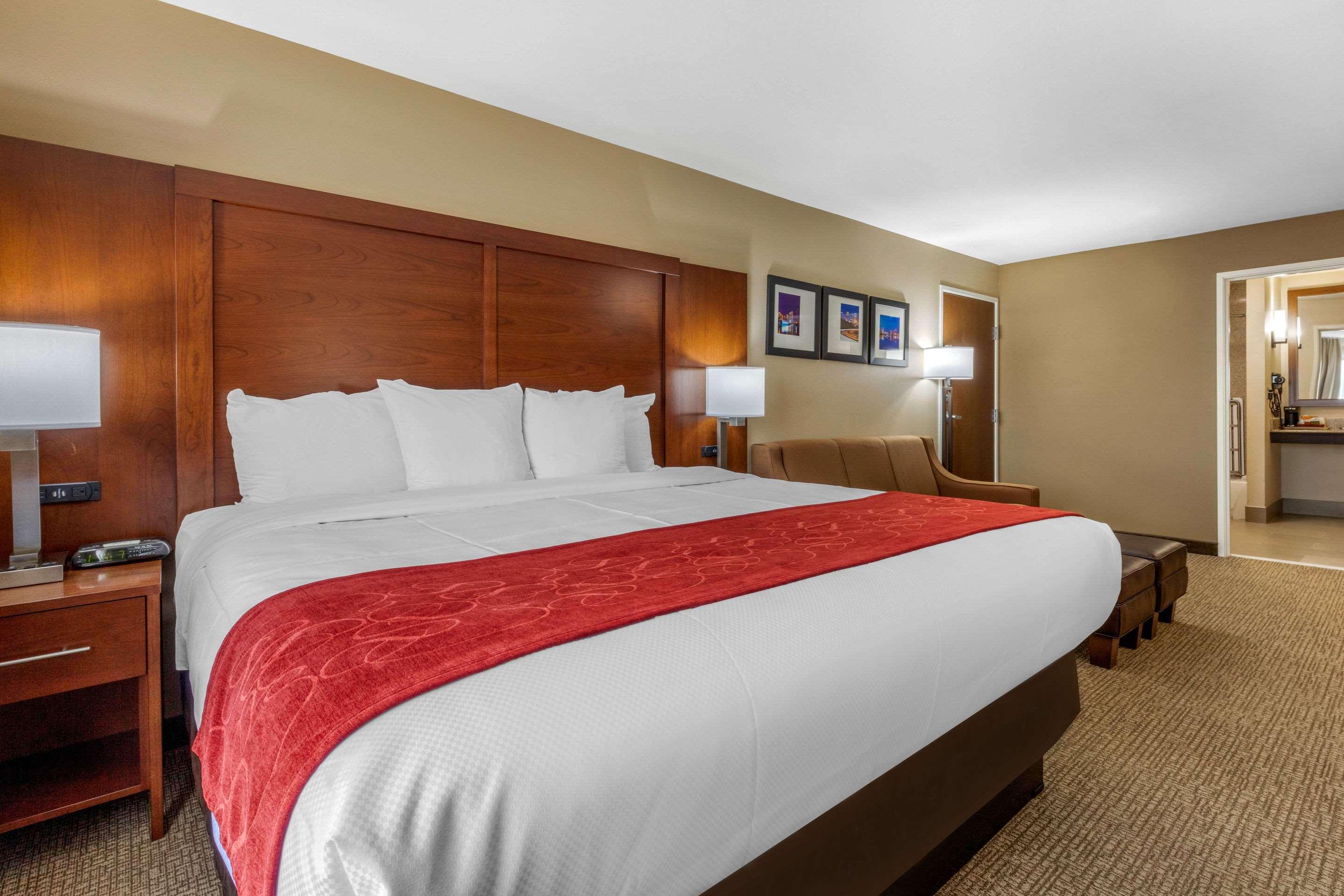 Comfort Suites Pelham Hoover I-65 Exterior photo